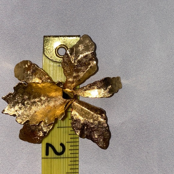 Vintage Gold Tone Textured Orchid Flower Brooch Pin - Picture 8 of 8
